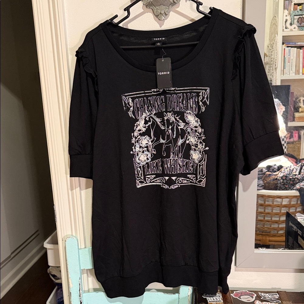 Torrid chasing dreams Graphic Short Sleeve Tee